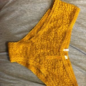 PINK Lacy Jaguar Print Cheekster